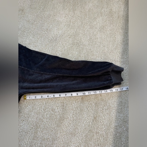 FREE PEOPLE Movement Last Chance Velour Pullover Shirt Charcoal Top Size XS - Picture 5 of 9